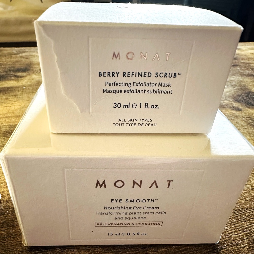 Berry Refined Scrub and Eye Smooth Cream Set - White